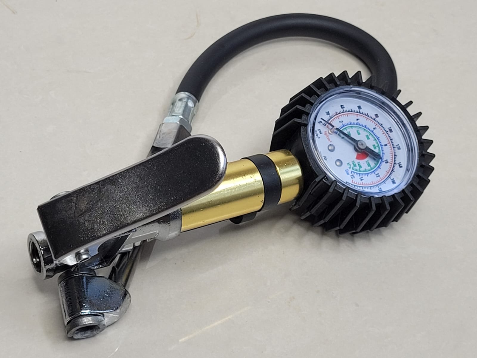 Air Tyre 1/4" Inflator with Analogue Gauge 220PSI | Hose Length 11"