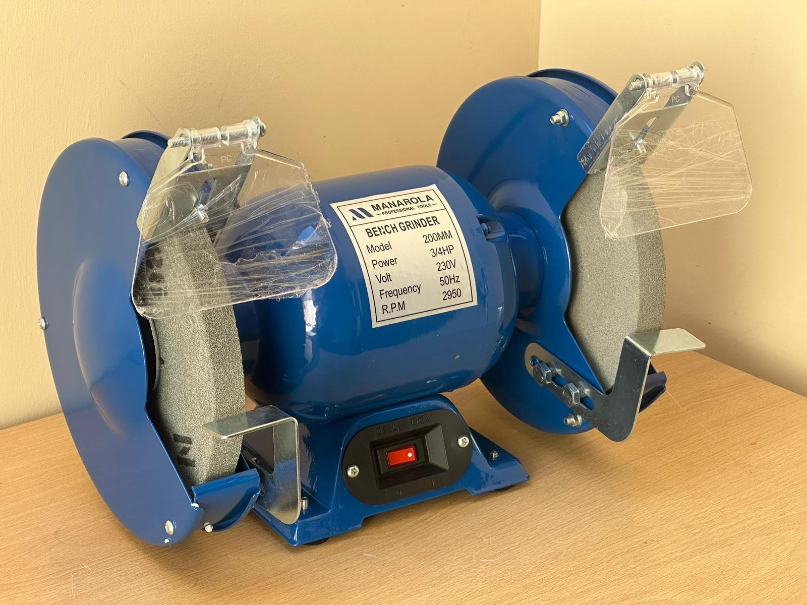 Easily Mountable 550 Watt 8" Bench Grinder | 150mm Discs With Sight Guard