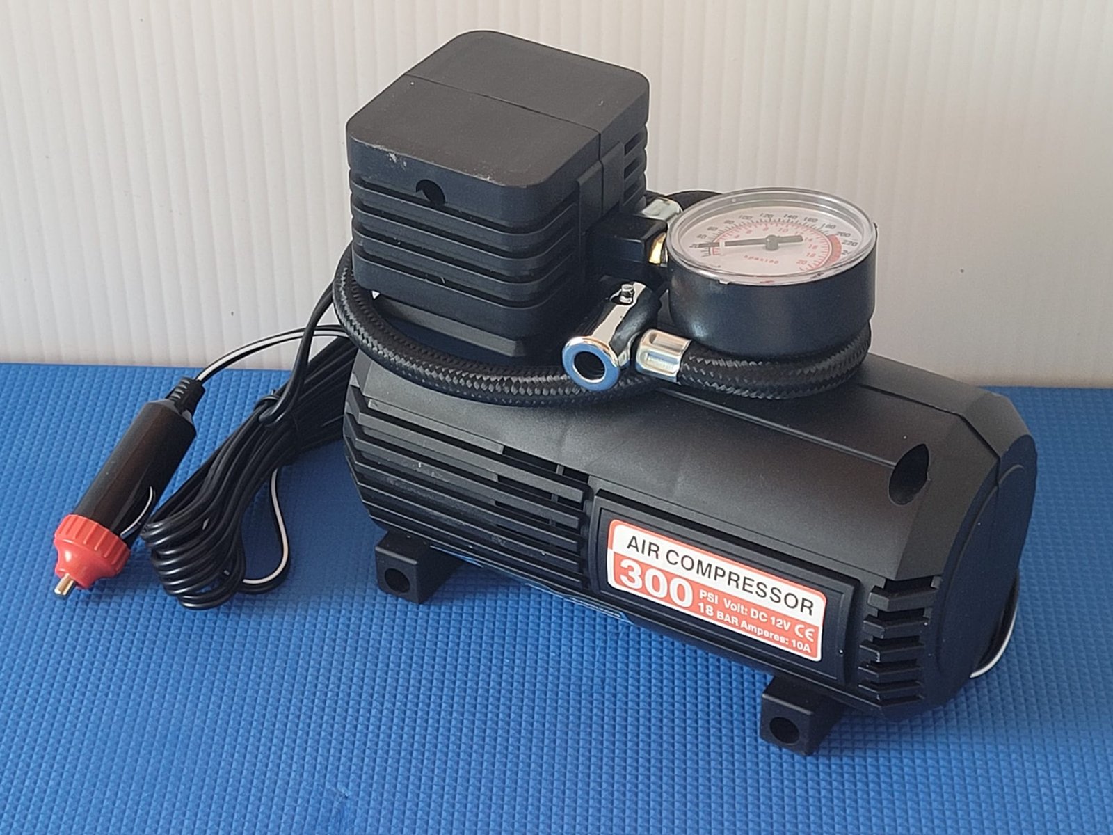 300Psi 12V Air Compressor Metal Gauge Perfect For Cars, Bikes And Inflatables