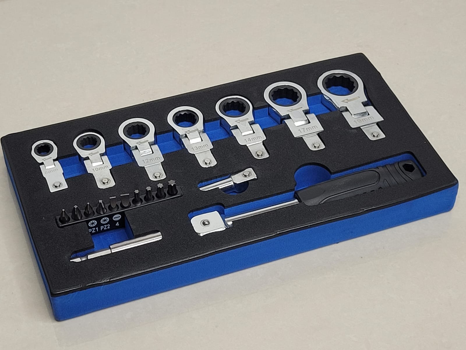 20 Piece Flexible Head Ratchet Wrench & Screwdriver Bit Sets