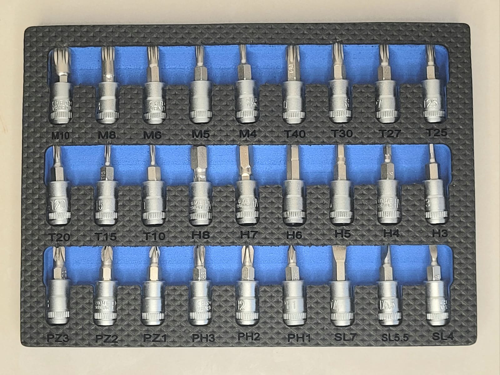 27 Piece 1/4" Drive Mixed Socket Bit Set in Foam