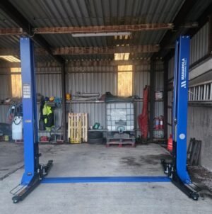 Manarola 4 Ton 2 Post Car Lift With 12 Months Warranty